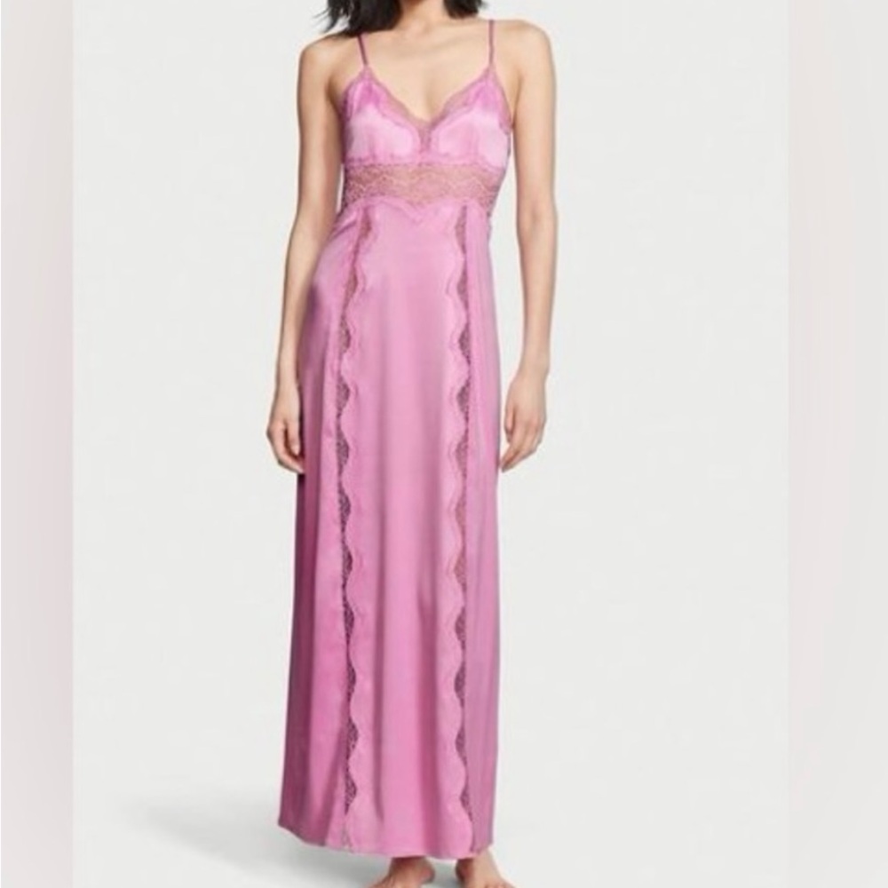 NWT| Victoria’s Secret maxi satin& lace slip